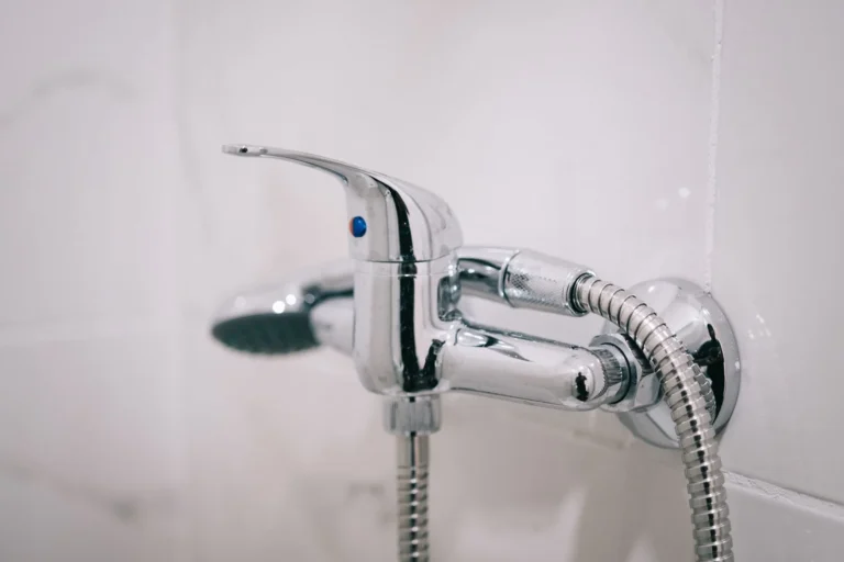 Dédommagement pour absence d’eau chaude : vos recours