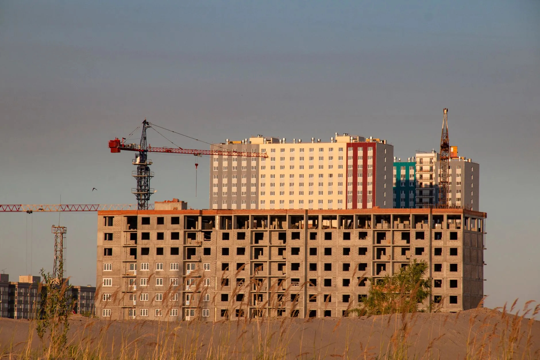 Chantier d'un immeuble résidentiel neuf illustrant l'achat en VEFA étape par étape